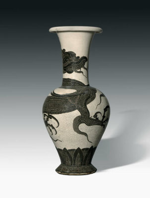 unknown Chinese maker - Flower Vase with Dragon Motif, Northern Song dynasty (960-1127)